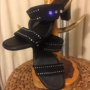 NWOT Onex Black Rhinestone Sandals.